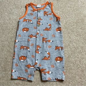 NWOT - adorable baby boy gray fox romper size 12-18 months